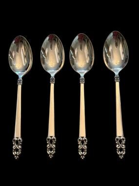 1847 Rogers Bros KING FREDERIK Vintage Royal Empress 4 Dinner Spoons